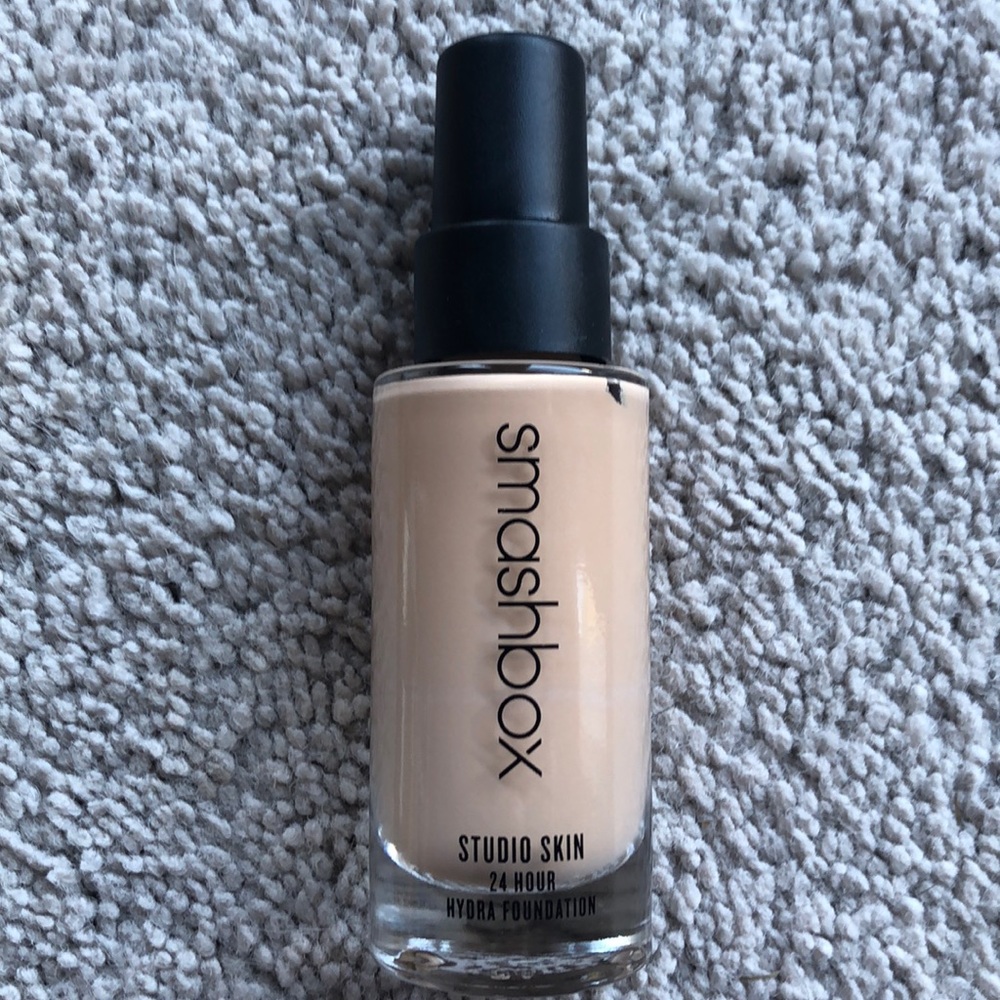 NEW! Smashbox Studio Skin 24hr Foundation